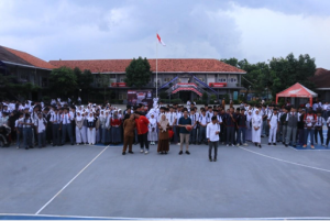 Read more about the article Sinergi Unggul Honda Banten dan SMAN 2 Kota Serang: Kombinasi Edukasi Keselamatan dan Ajang Pencarian Bakat Basket